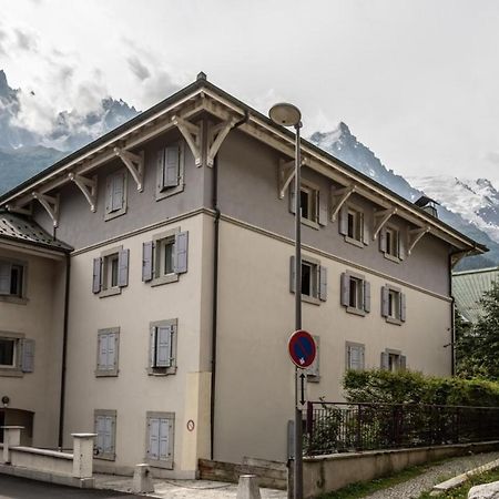 Villa Vallet- Newly Renovated 2 Bedroom Nestled Just Off The Main Street Шамони Экстерьер фото