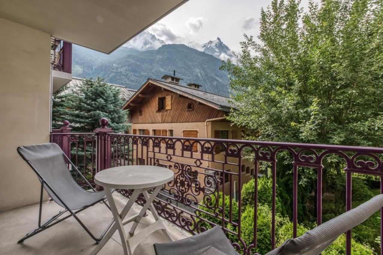Villa Vallet- Newly Renovated 2 Bedroom Nestled Just Off The Main Street Шамони Экстерьер фото