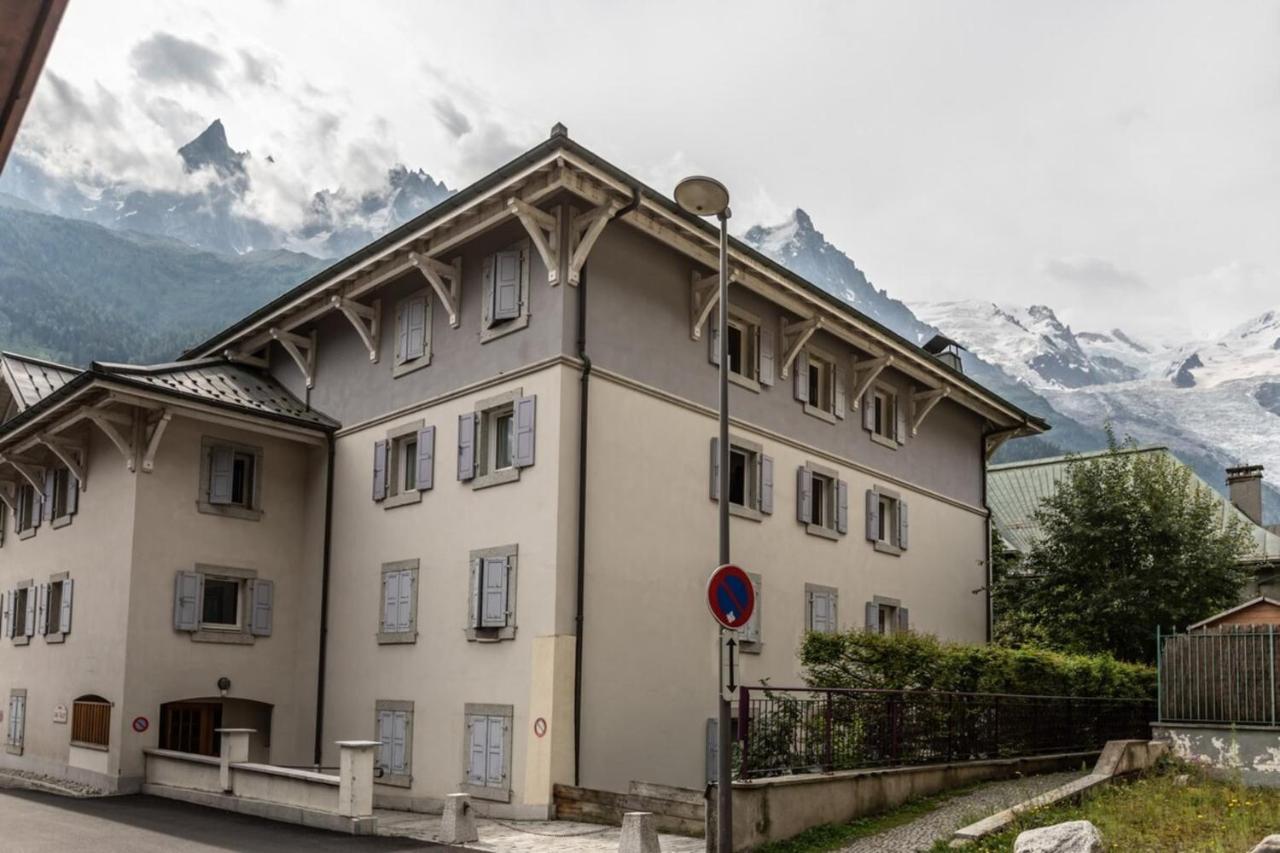 Villa Vallet- Newly Renovated 2 Bedroom Nestled Just Off The Main Street Шамони Экстерьер фото