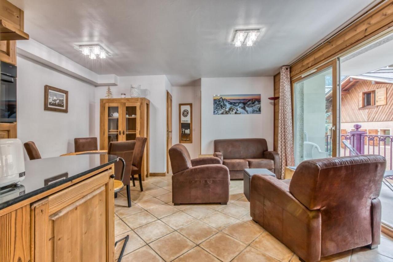 Villa Vallet- Newly Renovated 2 Bedroom Nestled Just Off The Main Street Шамони Экстерьер фото